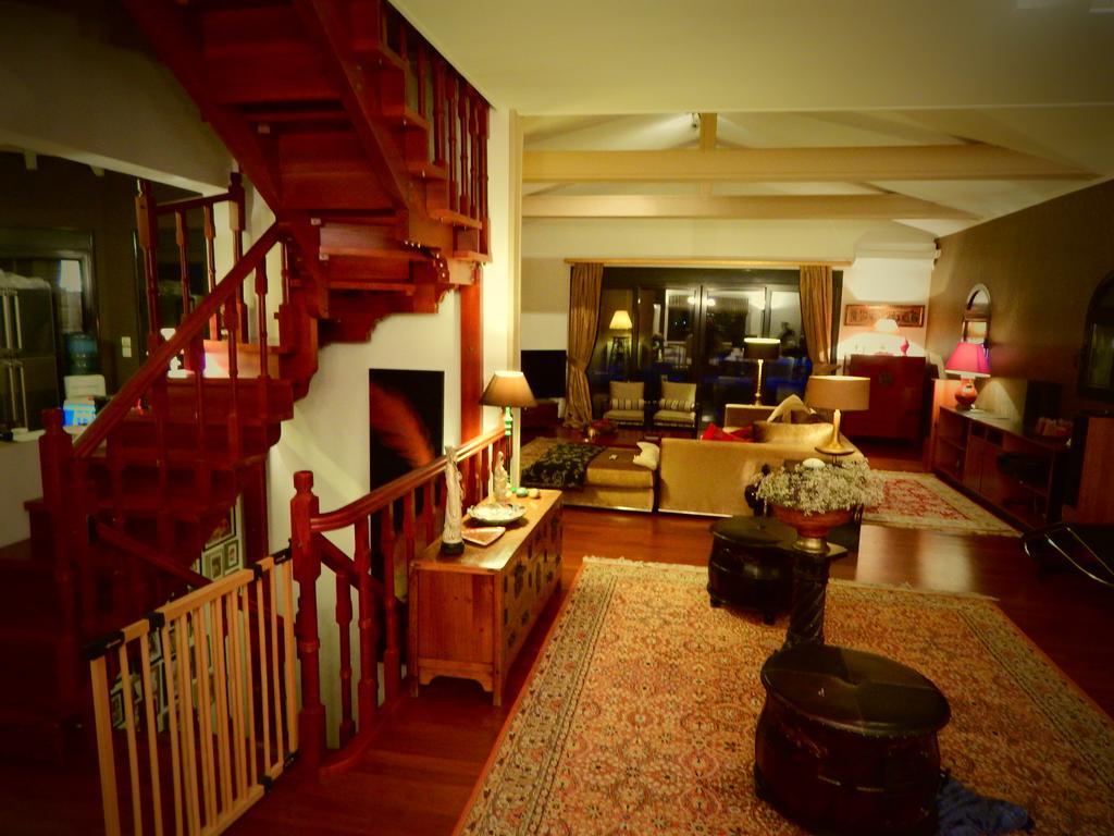 Villa Vravrona Tower & Suites Markópoulon Quarto foto