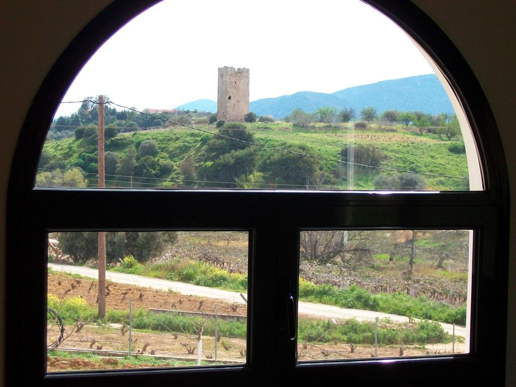 Villa Vravrona Tower & Suites Markópoulon Quarto foto