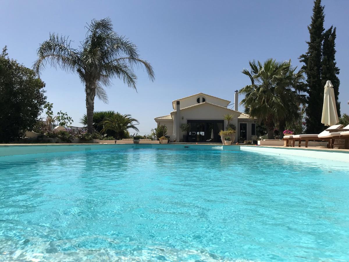 Villa Vravrona Tower & Suites Markópoulon Exterior foto
